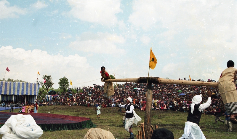 Celebrating "Ka Lympung Ki Khun Samla Seng Khasi Seiñ Raij Kaba Khadhynñiew" at Nartiang, 2004